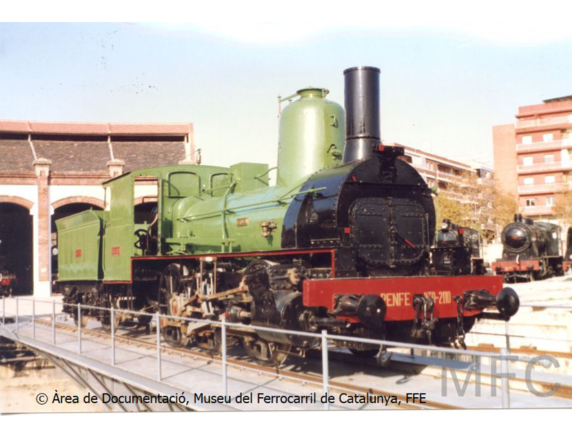 Locomotora de vapor 030-2110 en la rotonda del Museu del Ferrocarril de Vilanova i la Geltr