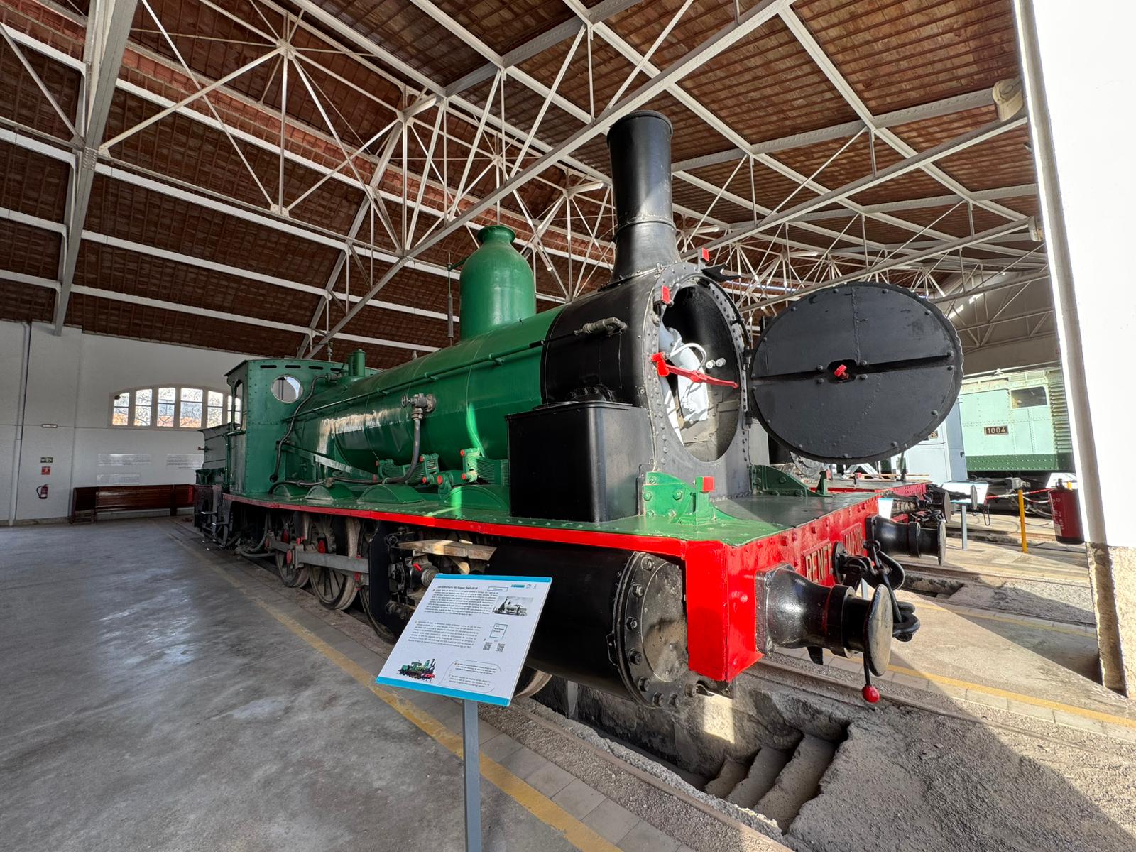 LOCOMOTORA DE VAPOR 040-2019. MZA 571. Vilanova