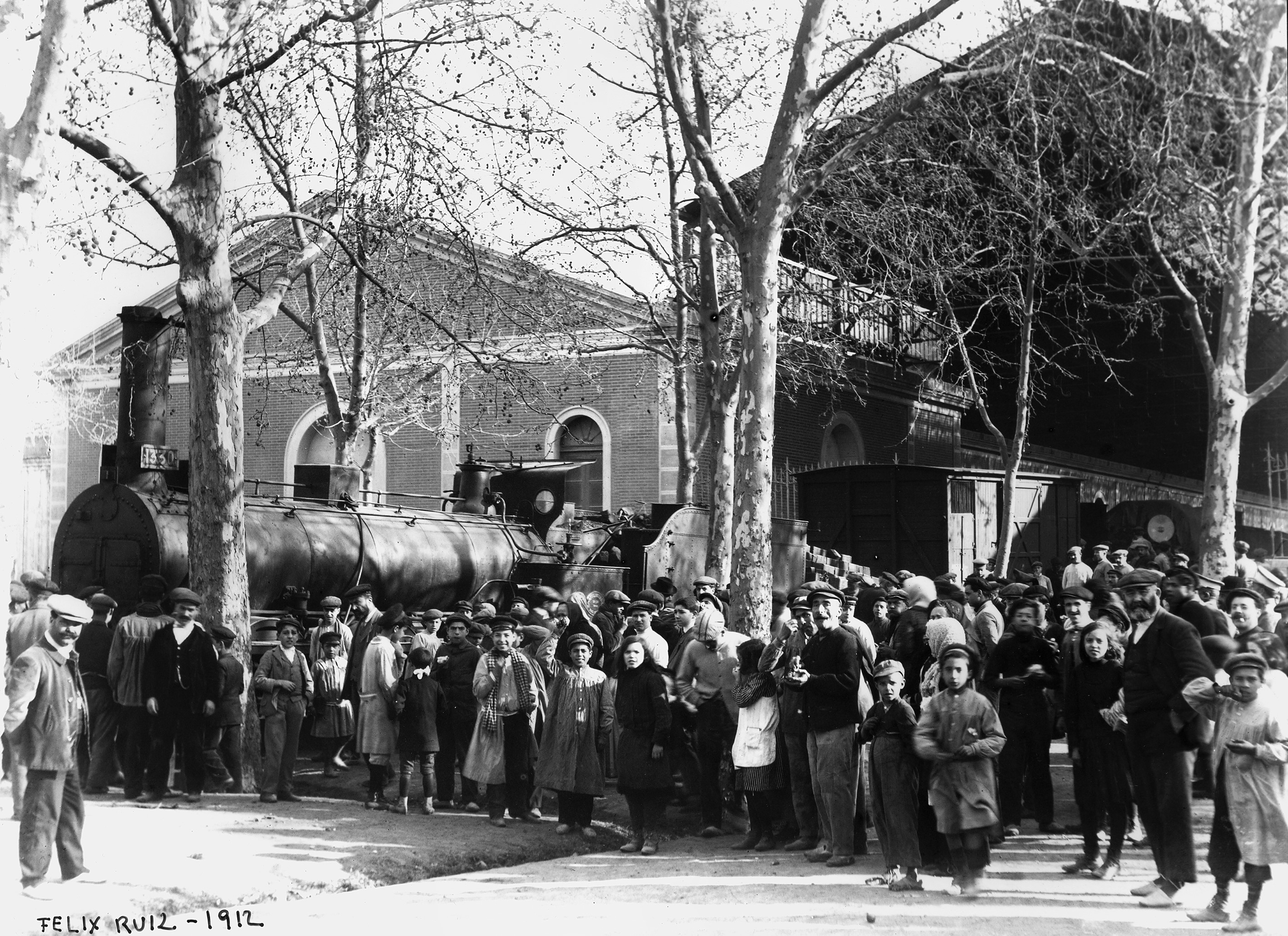 Presentaci� del llibre Un recorregut fotogr�fic per les estacions de Reus al Museu